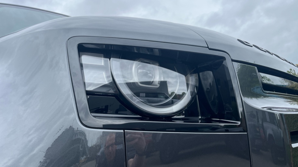 Land Rover Defender 3.0 D350 X-Dynamic HSE 110 5dr Auto Diesel Estate - Image 17