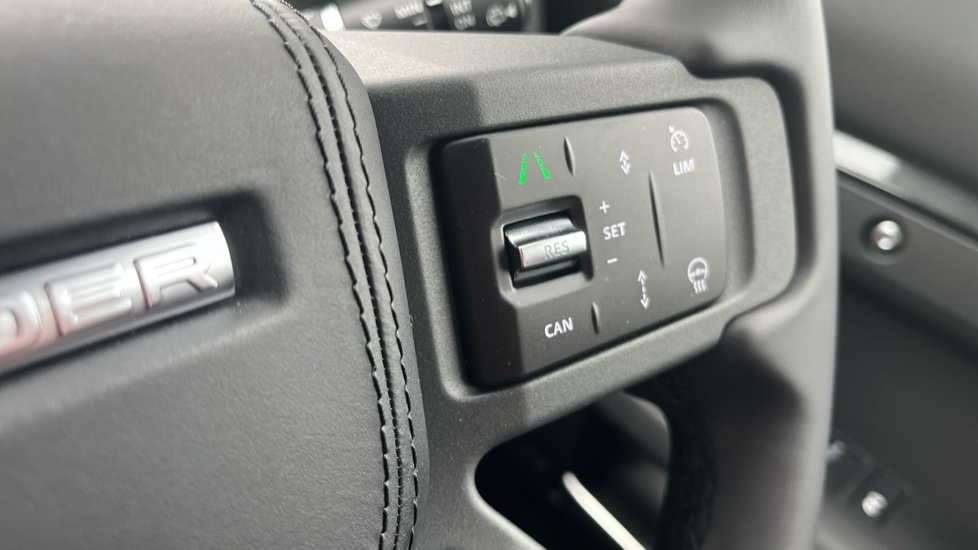 Land Rover Defender 3.0 D350 X-Dynamic HSE 110 5dr Auto Diesel Estate - Image 43