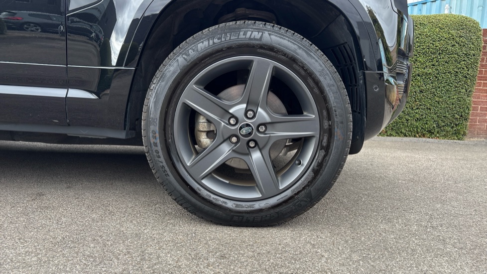 Land Rover Defender 3.0 D250 X-Dynamic SE 90 3dr Auto Diesel Estate - Image 8