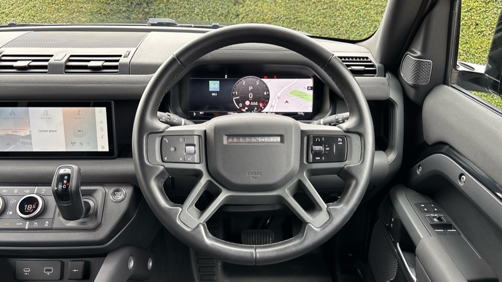 Land Rover Defender 3.0 D250 X-Dynamic SE 90 3dr Auto Diesel Estate - Image 15