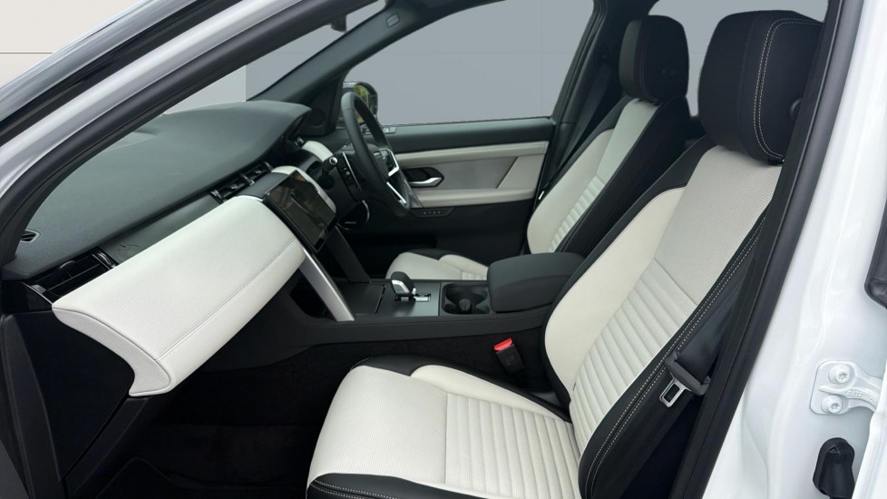 Land Rover Discovery Sport 2.0 D200 Landmark 5dr Auto [5 Seat] Diesel Station Wagon - Image 3