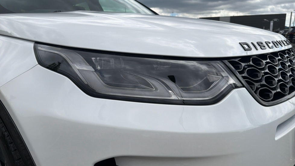 Land Rover Discovery Sport 2.0 D200 Landmark 5dr Auto [5 Seat] Diesel Station Wagon - Image 17