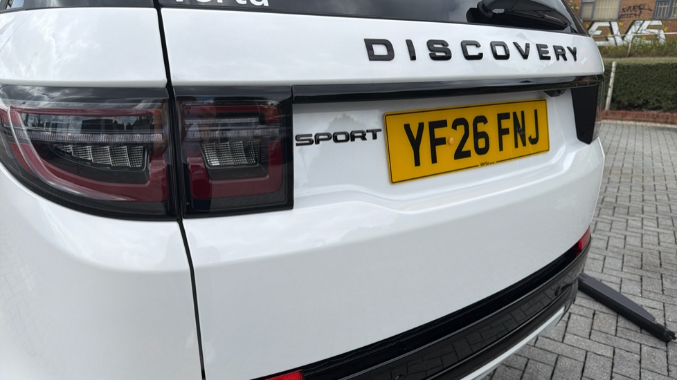 Land Rover Discovery Sport 2.0 D200 Landmark 5dr Auto [5 Seat] Diesel Station Wagon - Image 19