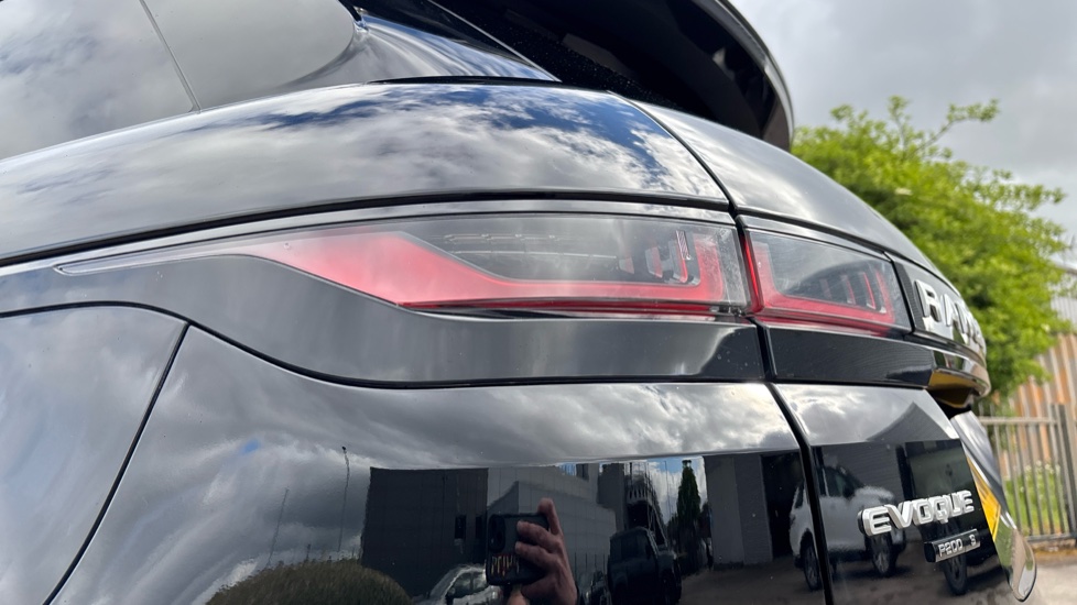 Land Rover Range Rover Evoque 2.0 P200 S 5dr Auto Petrol Hatchback - Image 19