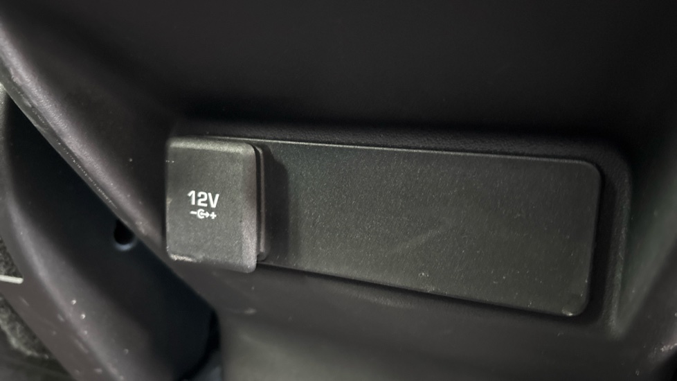 Land Rover Range Rover Evoque 2.0 P200 S 5dr Auto Petrol Hatchback - Image 36