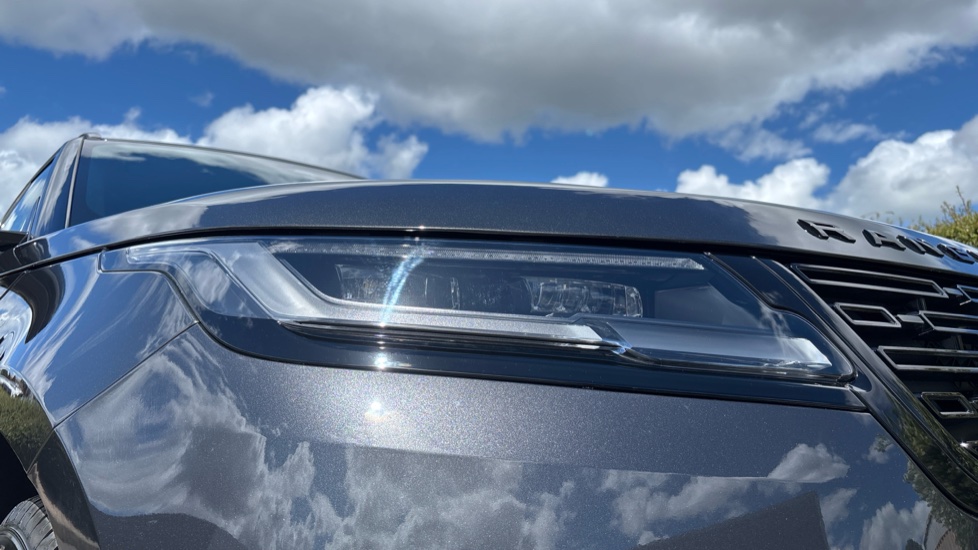 Land Rover Range Rover Velar 2.0 D200 MHEV Dynamic SE 5dr Auto Diesel Estate - Image 17