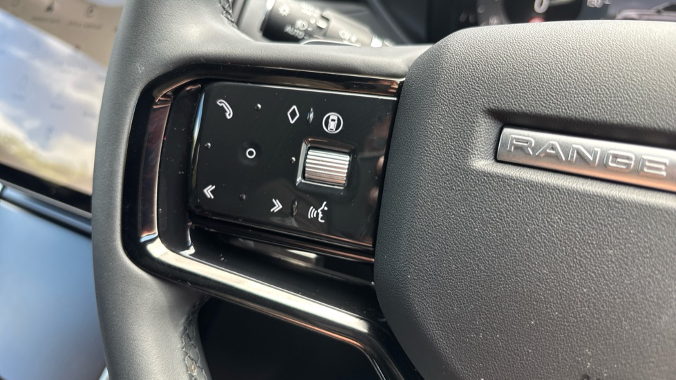Land Rover Range Rover Velar 2.0 D200 MHEV Dynamic SE 5dr Auto Diesel Estate - Image 55