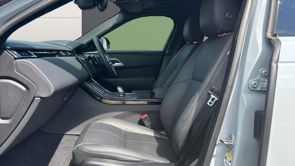Land Rover Range Rover Velar 2.0 D200 MHEV Dynamic SE 5dr Auto Diesel Estate - Image 3