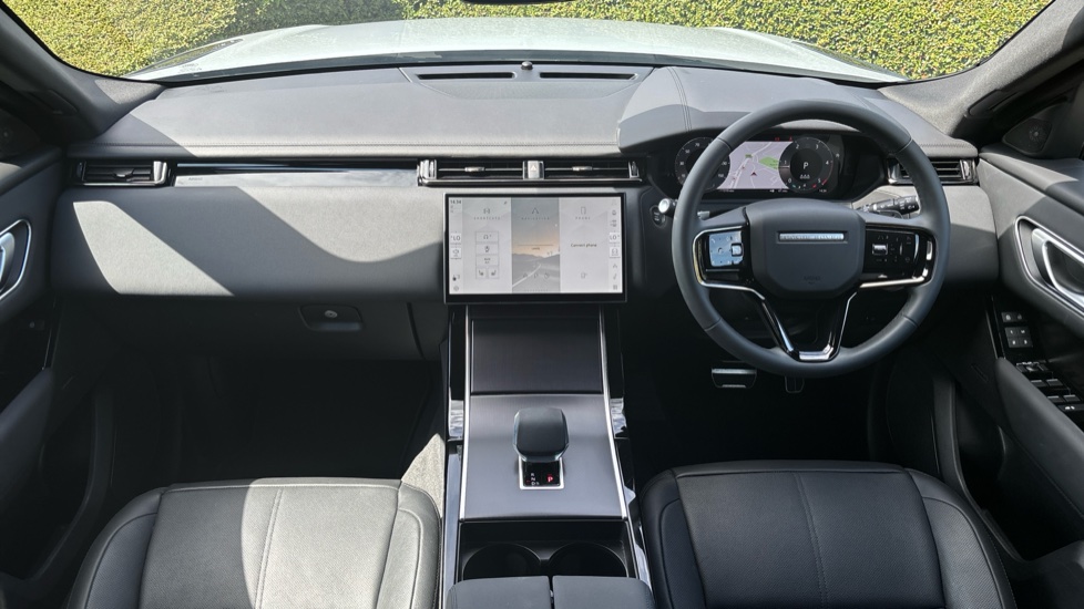 Land Rover Range Rover Velar 2.0 D200 MHEV Dynamic SE 5dr Auto Diesel Estate - Image 9
