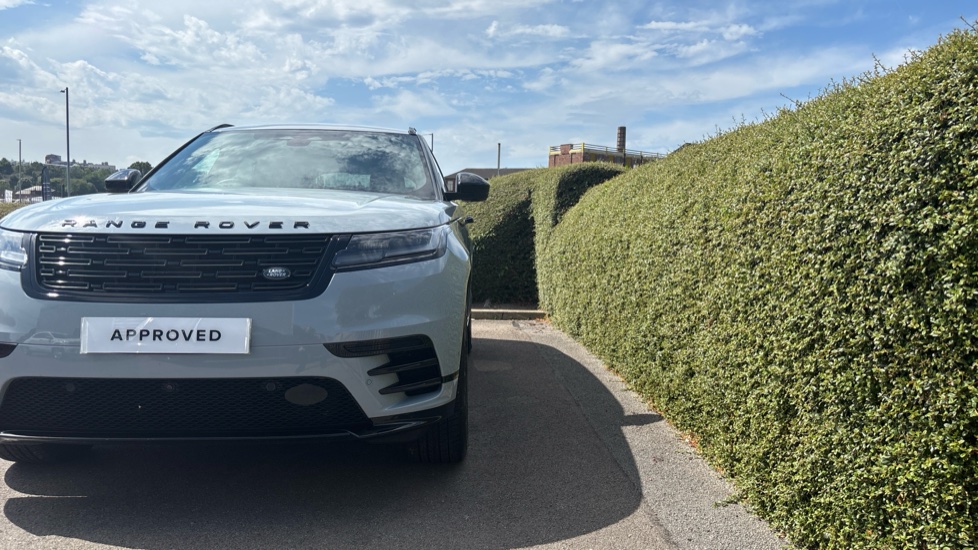 Land Rover Range Rover Velar 2.0 D200 MHEV Dynamic SE 5dr Auto Diesel Estate - Image 34