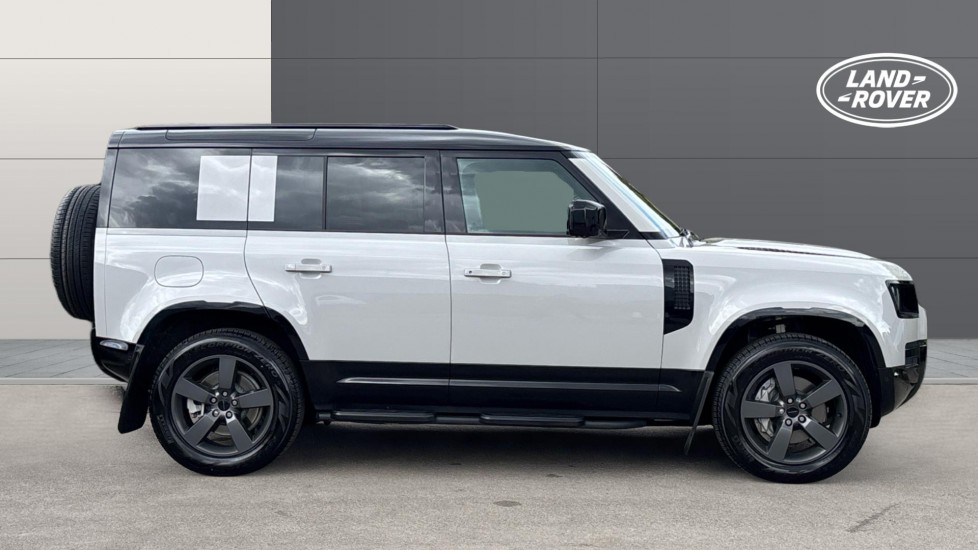 Land Rover Defender 3.0 D350 X-Dynamic SE 110 5dr Auto Diesel Estate - Image 5