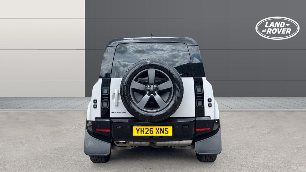 Land Rover Defender 3.0 D350 X-Dynamic SE 110 5dr Auto Diesel Estate - Image 6