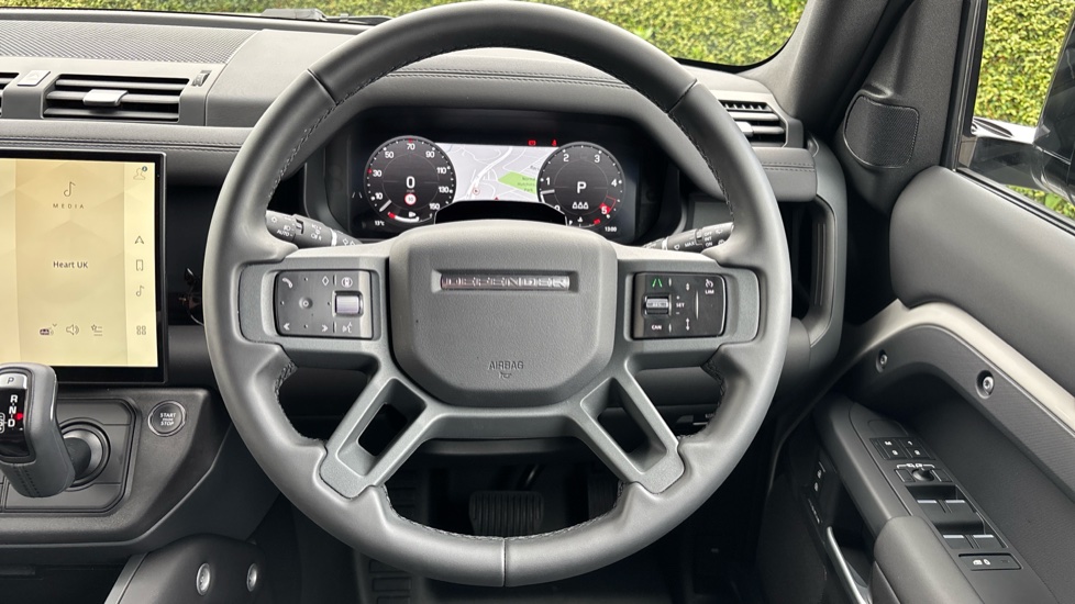 Land Rover Defender 3.0 D350 X-Dynamic SE 110 5dr Auto Diesel Estate - Image 15