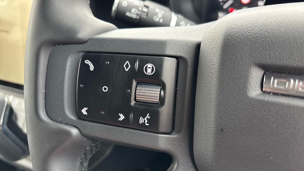 Land Rover Defender 3.0 D350 X-Dynamic SE 110 5dr Auto Diesel Estate - Image 40