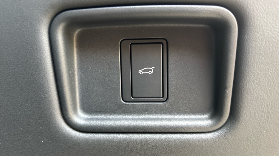 Land Rover Range Rover Sport 3.0 D300 Dynamic SE 5dr Auto Diesel Estate - Image 32