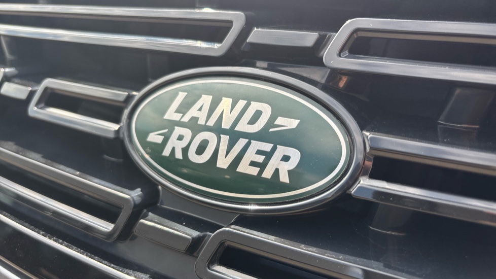 Land Rover Range Rover Sport 3.0 D300 Dynamic SE 5dr Auto Diesel Estate - Image 39