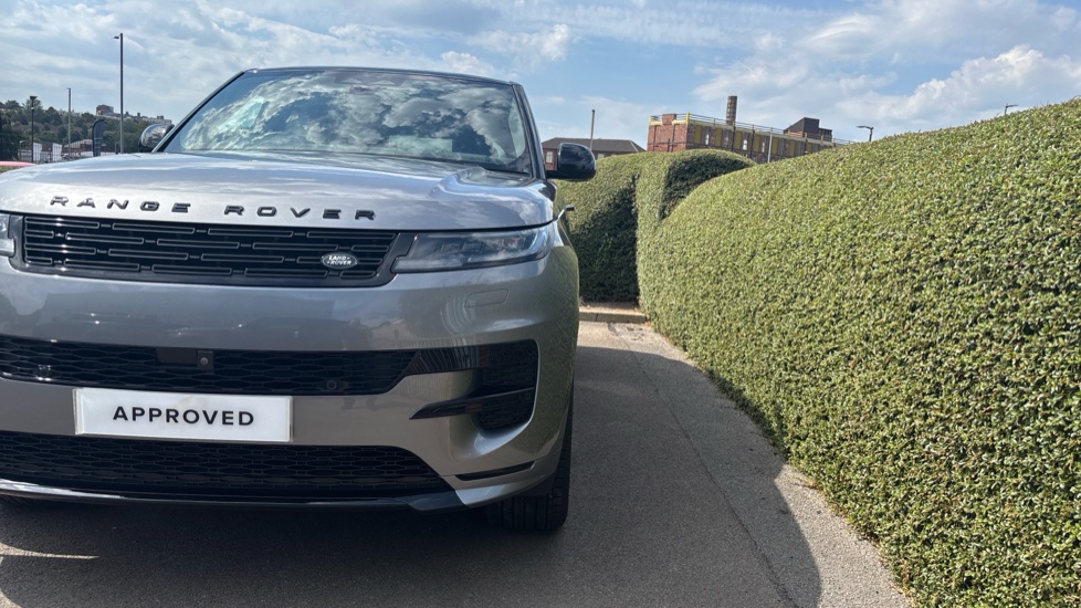 Land Rover Range Rover Sport 3.0 D300 Dynamic SE 5dr Auto Diesel Estate - Image 40