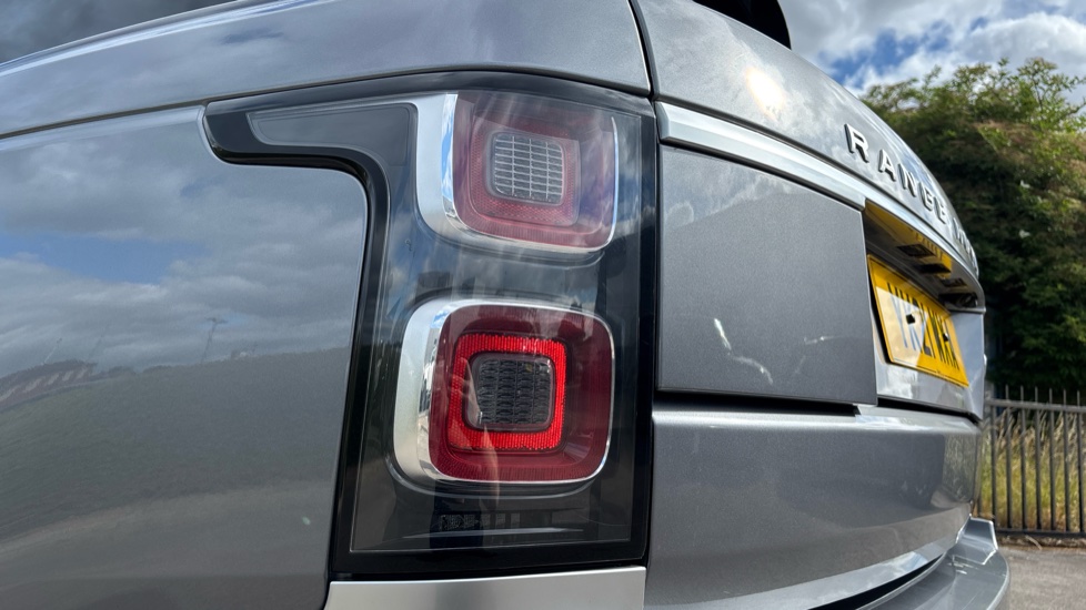 Land Rover Range Rover 3.0 D300 Westminster 4dr Auto Diesel Estate - Image 19