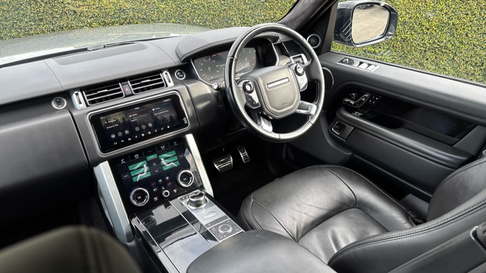 Land Rover Range Rover 3.0 D300 Westminster 4dr Auto Diesel Estate - Image 21
