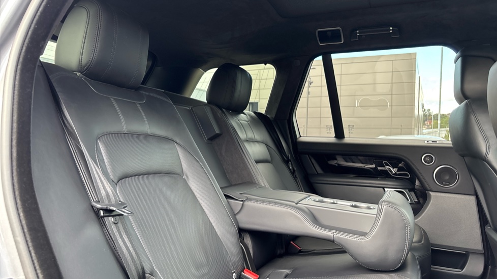 Land Rover Range Rover 3.0 D300 Westminster 4dr Auto Diesel Estate - Image 28