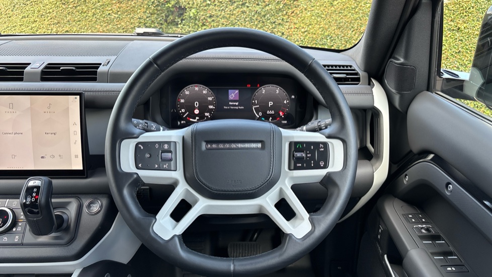 Land Rover Defender 3.0 D250 X-Dynamic HSE 110 5dr Auto Diesel Estate - Image 15