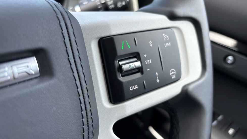 Land Rover Defender 3.0 D250 X-Dynamic HSE 110 5dr Auto Diesel Estate - Image 40