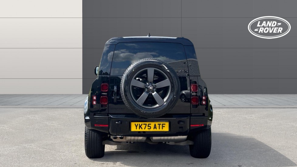 Land Rover Defender 3.0 D250 X-Dynamic HSE 110 5dr Auto Diesel Estate - Image 6