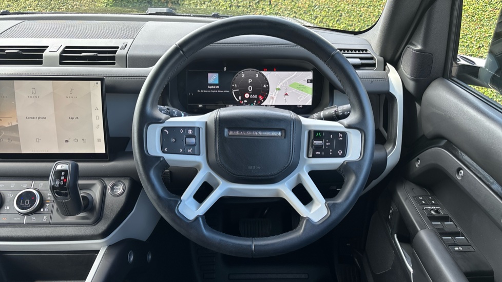 Land Rover Defender 3.0 D250 X-Dynamic HSE 110 5dr Auto Diesel Estate - Image 15