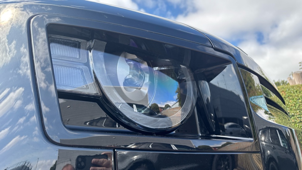 Land Rover Defender 3.0 D250 X-Dynamic HSE 110 5dr Auto Diesel Estate - Image 17