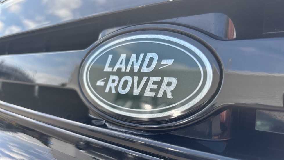 Land Rover Defender 3.0 D250 X-Dynamic HSE 110 5dr Auto Diesel Estate - Image 39