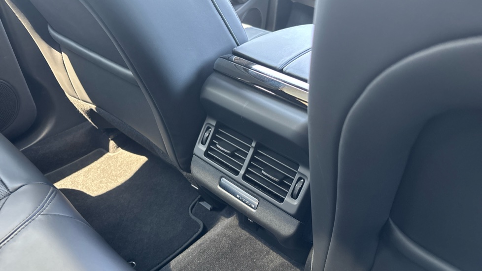 Land Rover Range Rover Evoque 2.0 D200 Autobiography 5dr Auto [Revised] Diesel Hatchback - Image 18