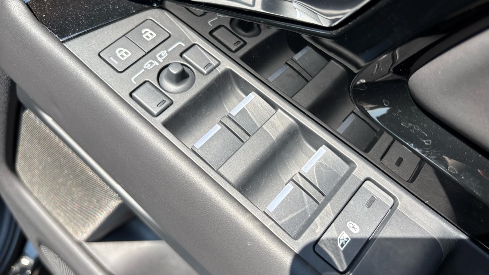 Land Rover Range Rover Evoque 2.0 D200 Autobiography 5dr Auto [Revised] Diesel Hatchback - Image 29