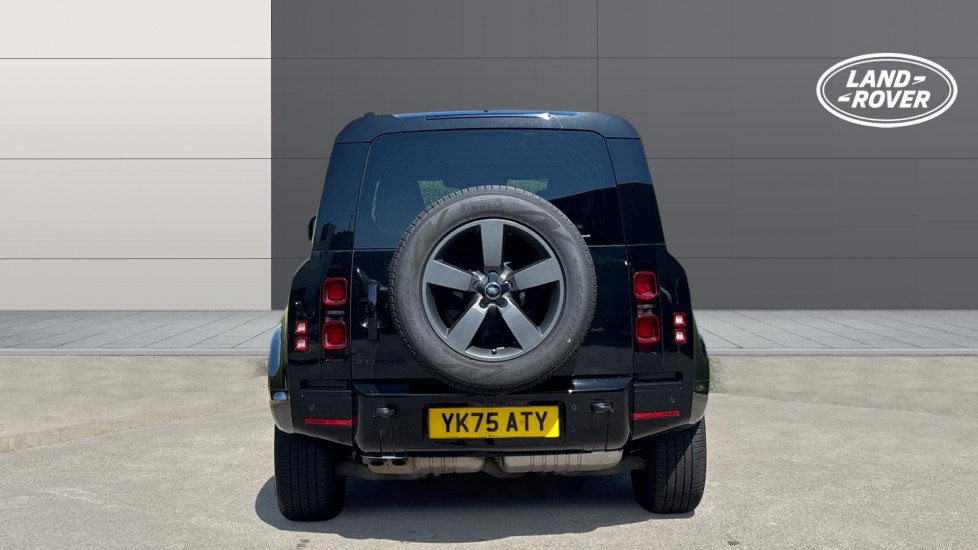 Land Rover Defender 3.0 D250 X-Dynamic SE 110 5dr Auto Diesel Estate - Image 6