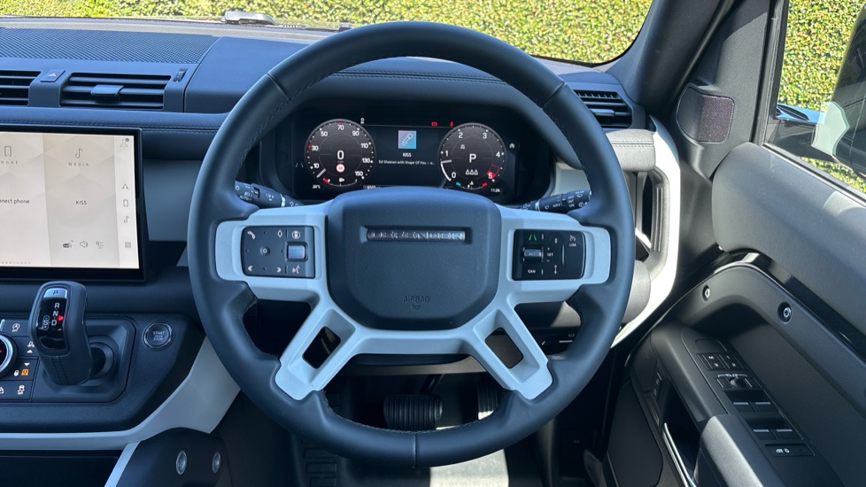Land Rover Defender 3.0 D250 X-Dynamic SE 110 5dr Auto Diesel Estate - Image 15