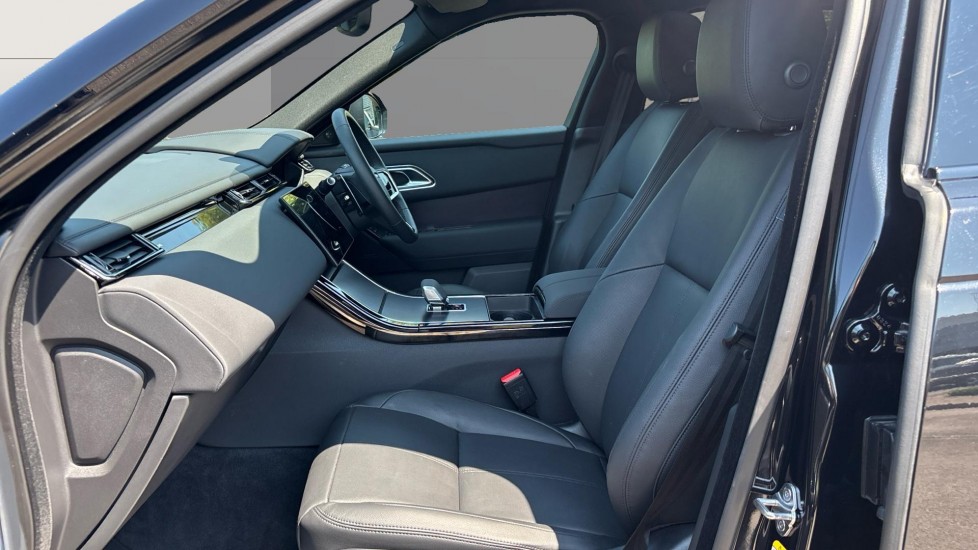 Land Rover Range Rover Velar 2.0 D200 MHEV Dynamic SE 5dr Auto Diesel Estate - Image 3