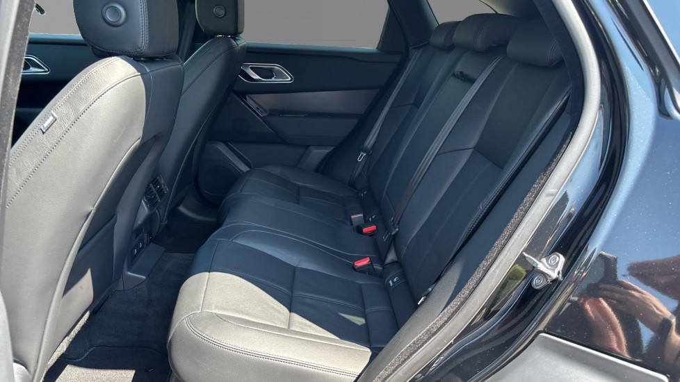 Land Rover Range Rover Velar 2.0 D200 MHEV Dynamic SE 5dr Auto Diesel Estate - Image 4