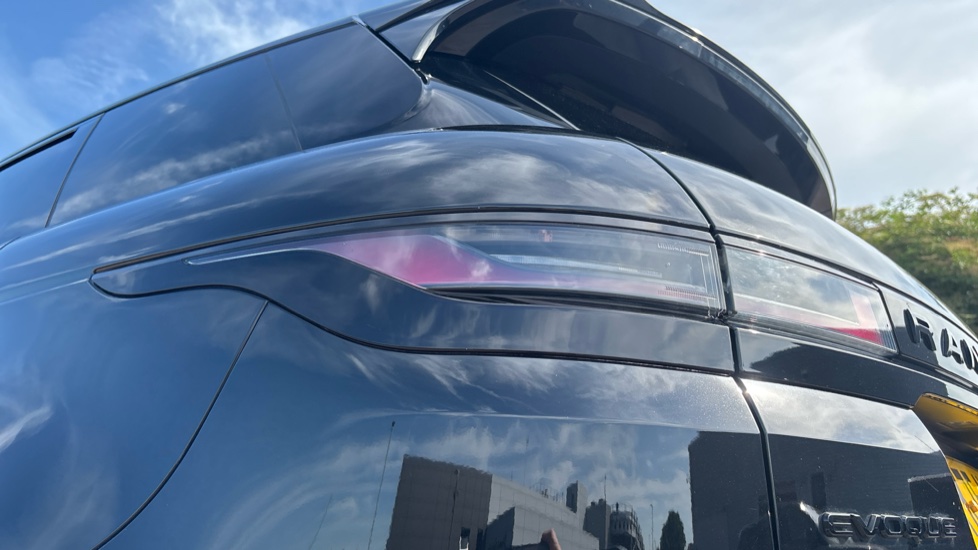 Land Rover Range Rover Evoque 2.0 D200 Dynamic SE 5dr Auto Diesel Hatchback - Image 19