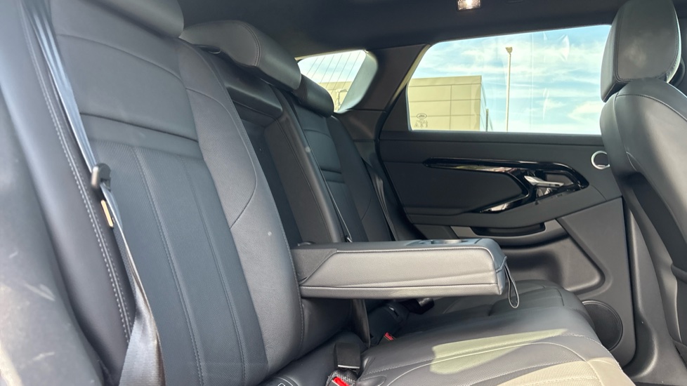 Land Rover Range Rover Evoque 2.0 D200 Dynamic SE 5dr Auto Diesel Hatchback - Image 30