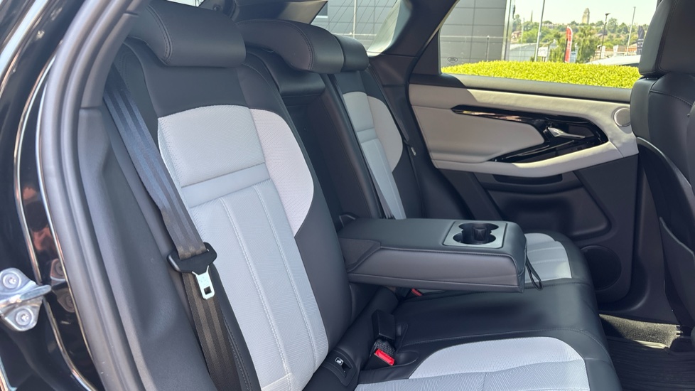 Land Rover Range Rover Evoque 2.0 D200 Autobiography 5dr Auto [Revised] Diesel Hatchback - Image 29