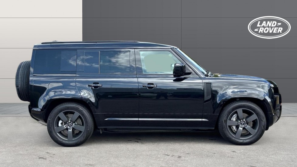 Land Rover Defender 3.0 D350 X-Dynamic HSE 110 5dr Auto Diesel Estate - Image 5
