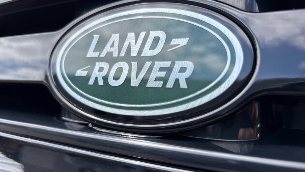 Land Rover Defender 3.0 D350 X-Dynamic HSE 110 5dr Auto Diesel Estate - Image 43