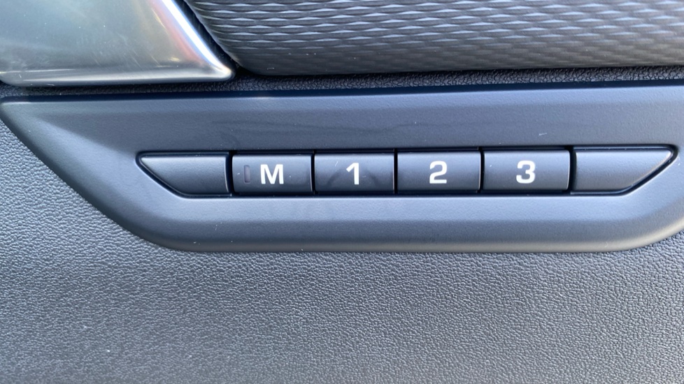 Land Rover Discovery Sport 2.0 D200 Landmark 5dr Auto [5 Seat] Diesel Station Wagon - Image 24