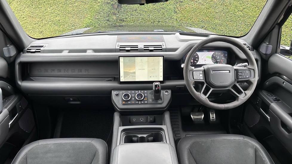 Land Rover Defender 5.0 P525 V8 90 3dr Auto Petrol Estate - Image 9