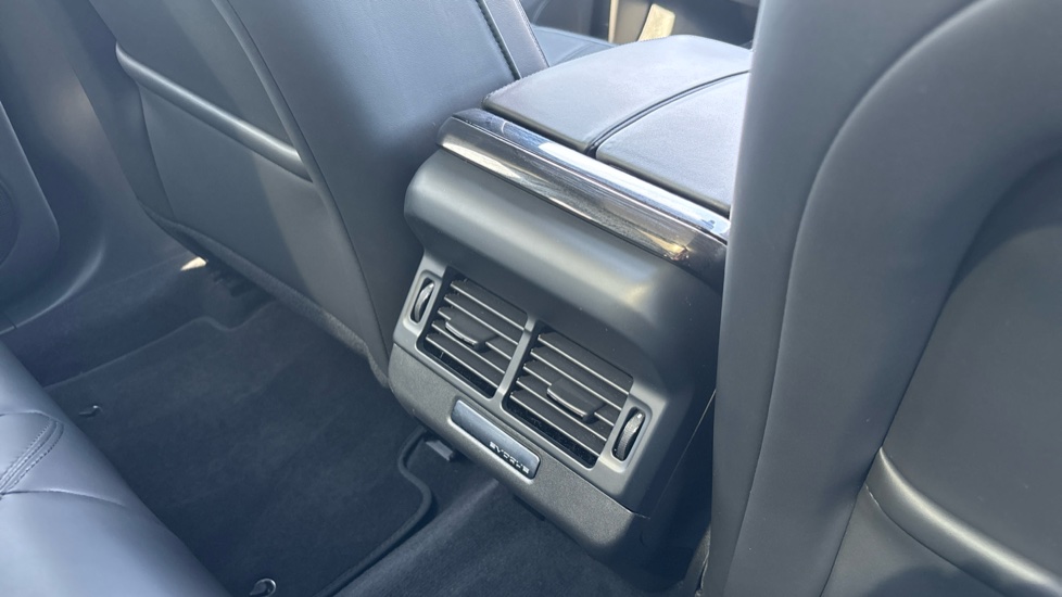 Land Rover Range Rover Evoque 2.0 D200 Autobiography 5dr Auto [Revised] Diesel Hatchback - Image 18