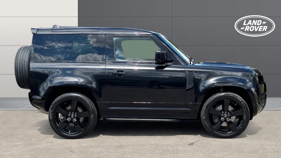 Land Rover Defender 3.0 D250 X-Dynamic HSE 90 3dr Auto Diesel Estate - Image 5