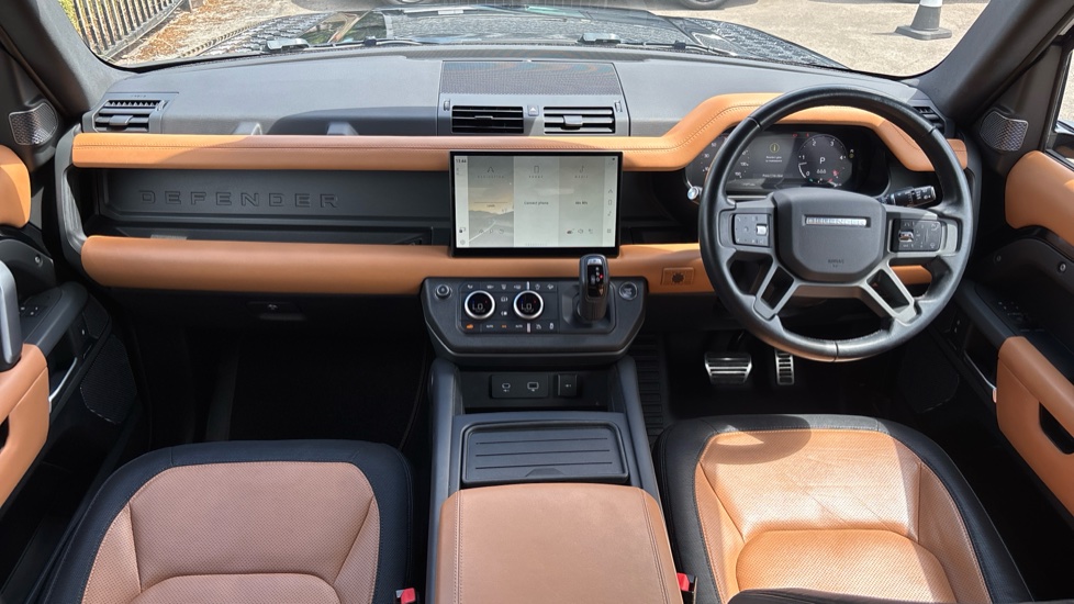 Land Rover Defender 3.0 D250 X-Dynamic HSE 90 3dr Auto Diesel Estate - Image 9