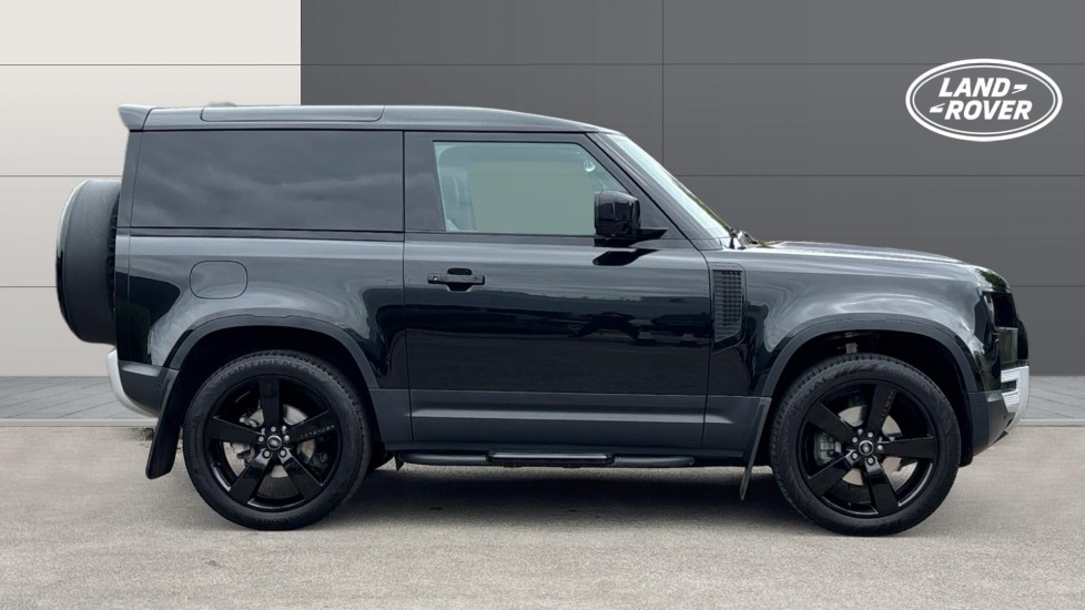 Land Rover Defender 90 Diesel 3.0 D250 Hard Top SE Auto - Image 5