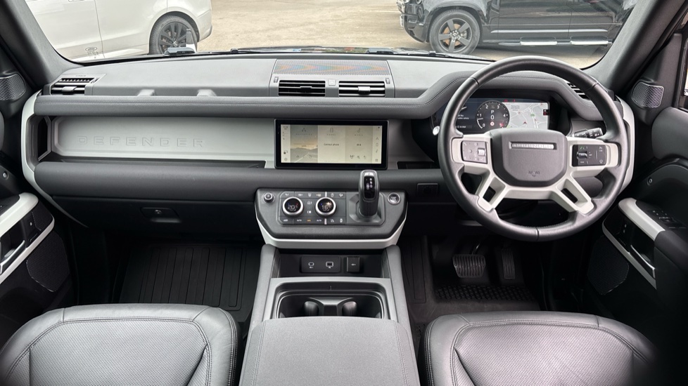 Land Rover Defender 90 Diesel 3.0 D250 Hard Top SE Auto - Image 9