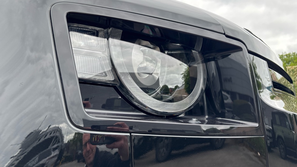 Land Rover Defender 90 Diesel 3.0 D250 Hard Top SE Auto - Image 17
