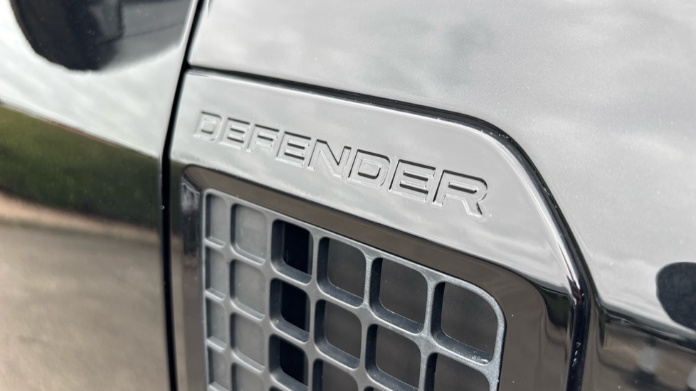 Land Rover Defender 90 Diesel 3.0 D250 Hard Top SE Auto - Image 50